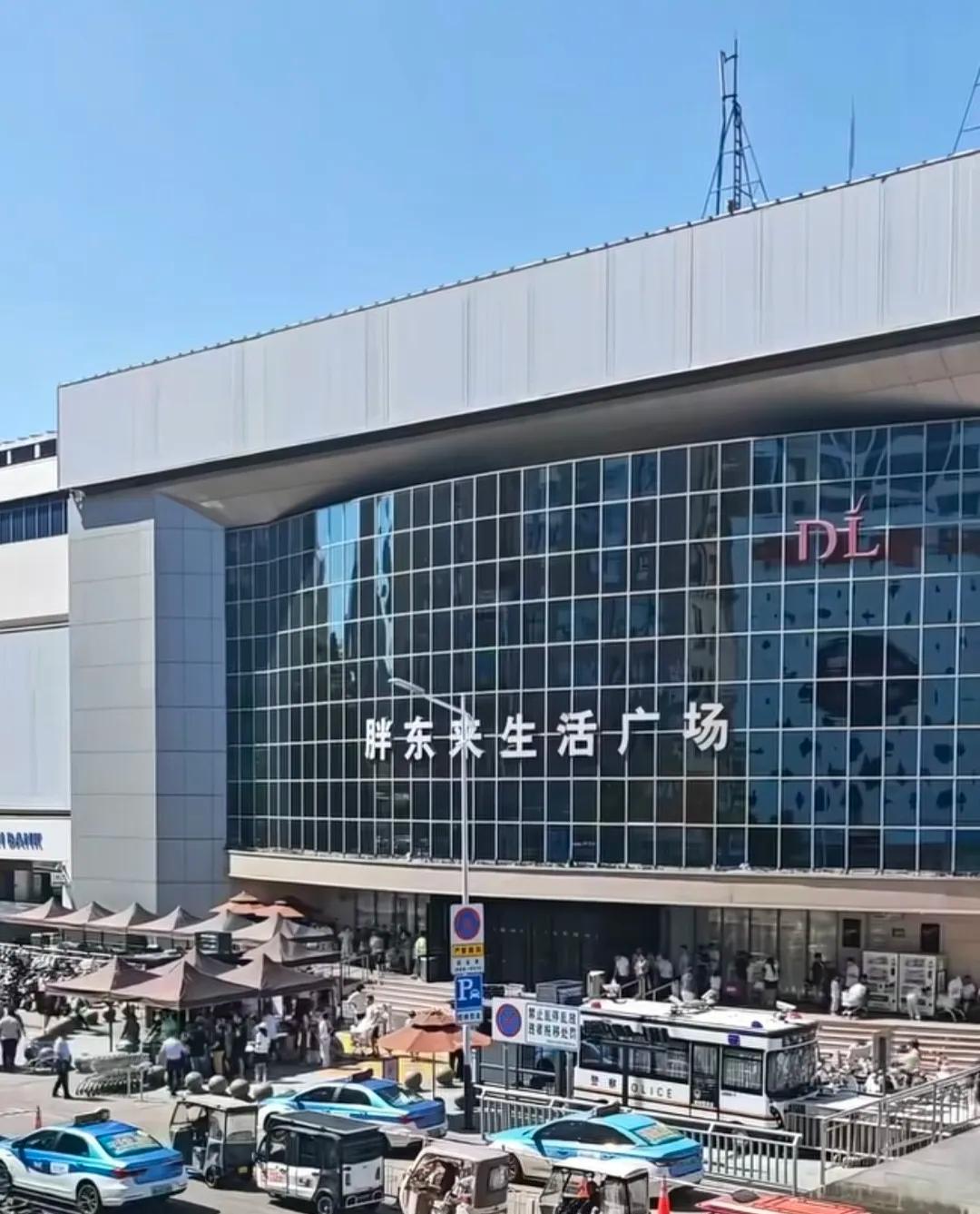 胖东来是有钱，但不傻！本来胖东来就是财神，搬到哪里都会生意好，结果一走，那些贪心