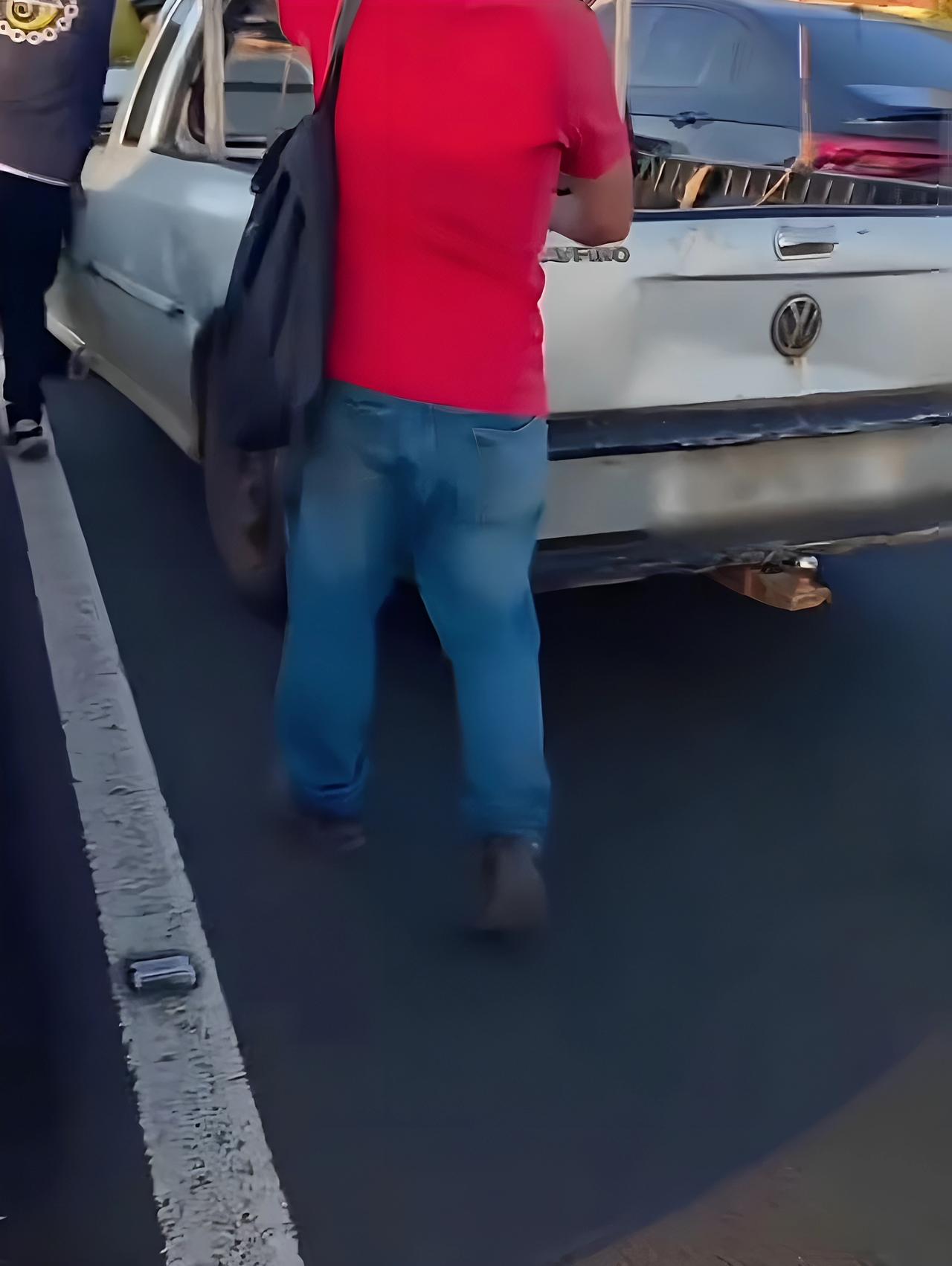 比亚迪宋Rro 告诉我们，什么叫洋人之上我第一，宋Rro在外国被大众皮卡追尾了，