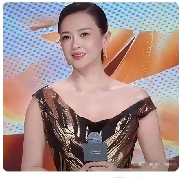 章子怡现在变化也太大了，导演现在应该不会让她再演18岁小姑娘了吧！[大笑]