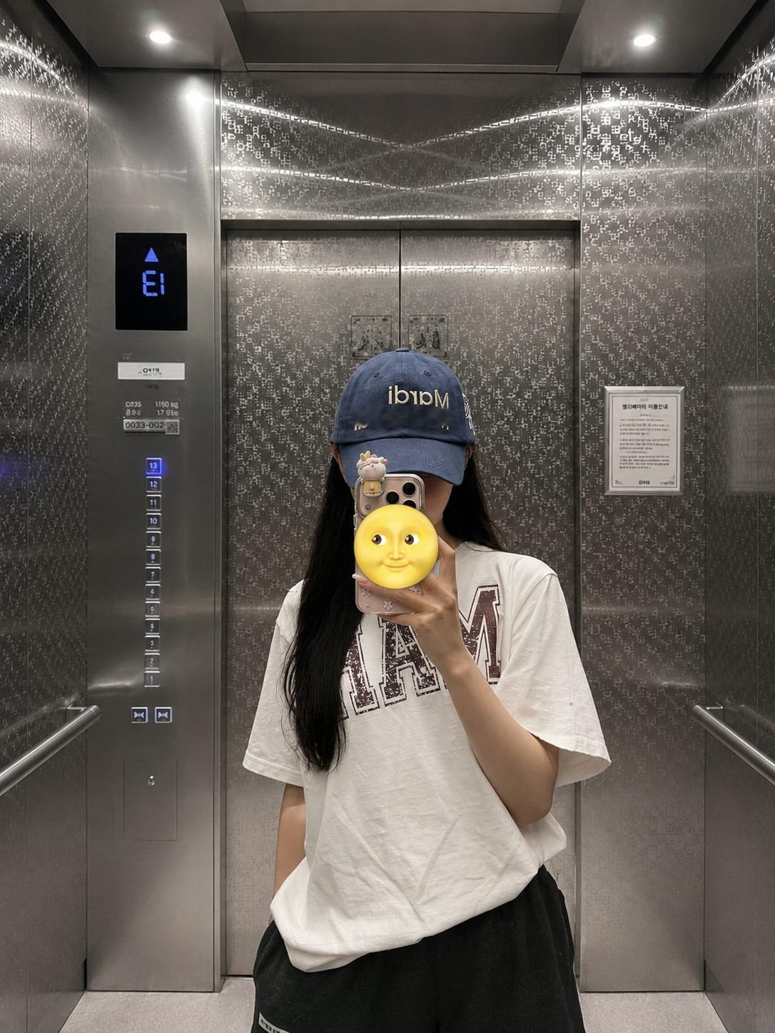 堀未央奈🧢🛍️💙さいきんの、ふく。CAMP ROCK3たのしみだね🎸 