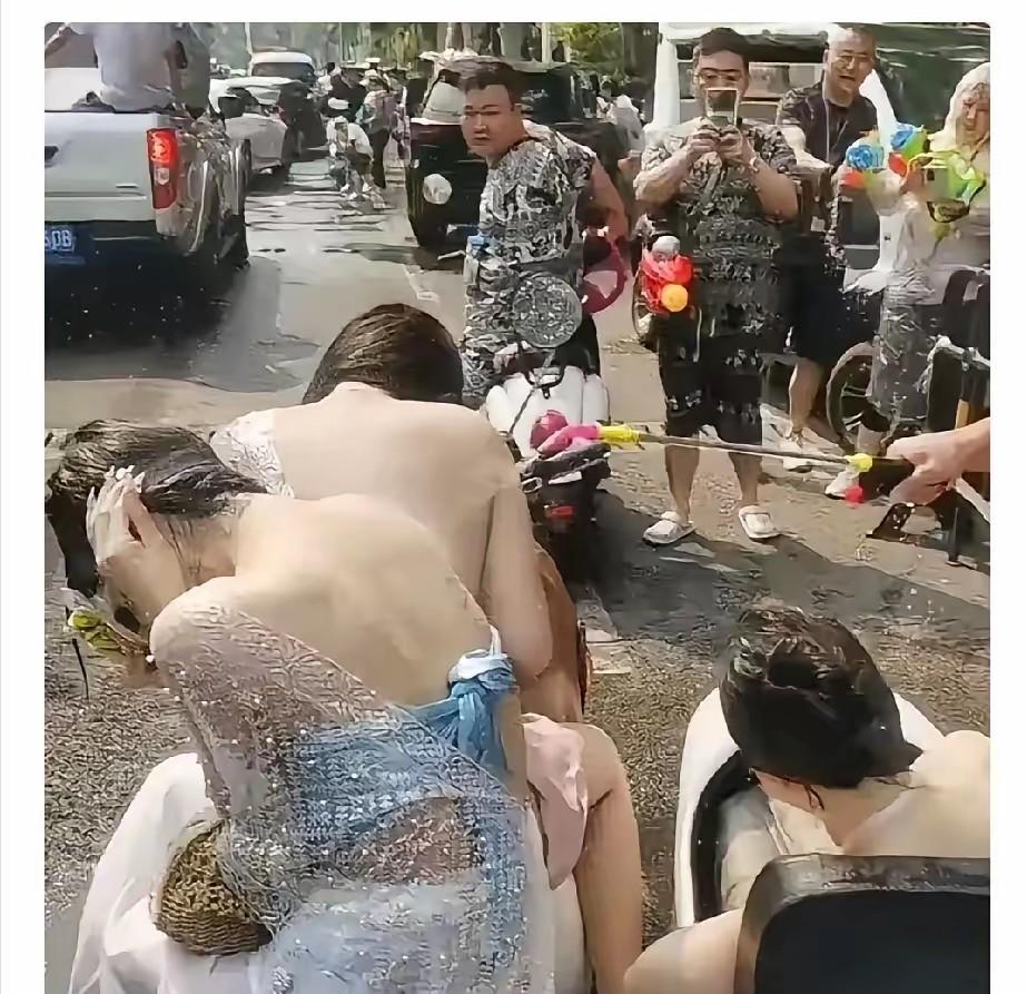 西双版纳泼水节彻底变味！官方已介入，最新进展来了

景洪街头的气温依然闷热，但那