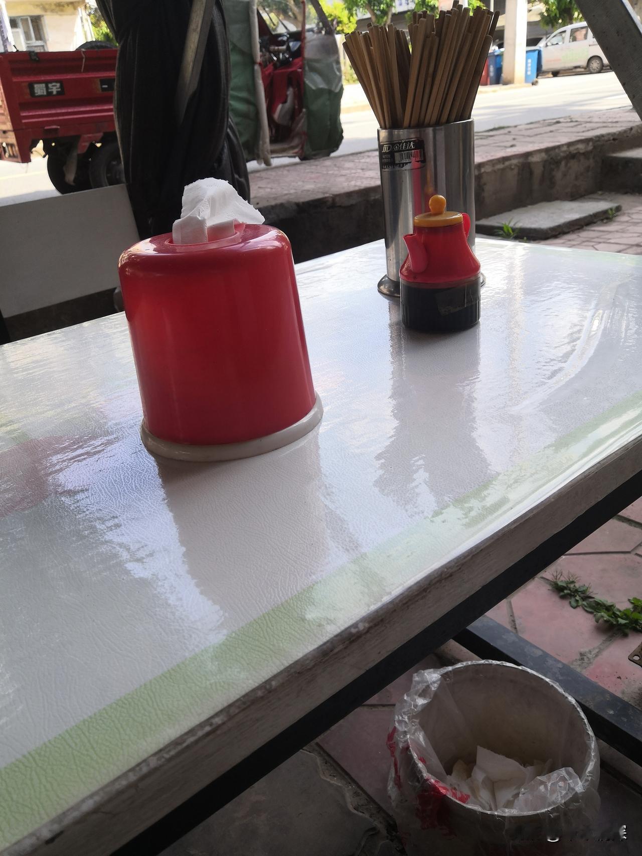 你平时是多吃肉,还是多吃菜?农村人都爱吃肉，但是盐味放多很了火大的，还是该多吃菜