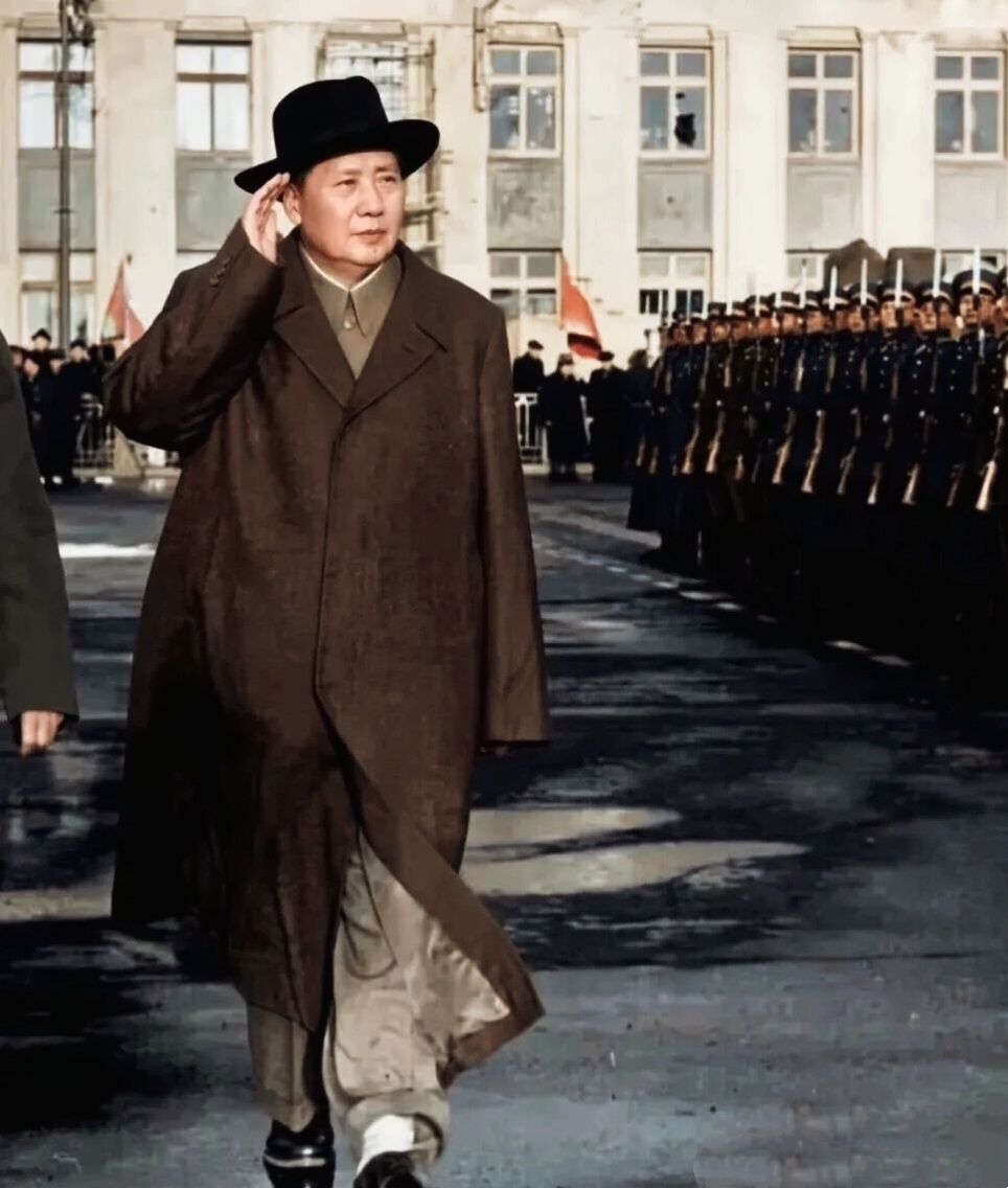 伟大领袖，民族之魂！