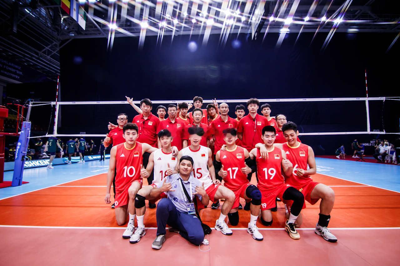 中国U19男排最终以第九名的成绩收官9️⃣清松带你看排球中国男排 ​​​