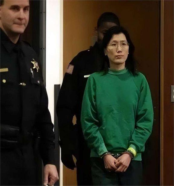 谁能想到一对北大清华留美精英夫妻，闹离婚较劲到闹出人命。女化学家偷偷拿实验室剧毒