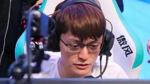 回来吧FOFO，EDG需要你！你离开后，EDG已经九连败了[捂脸][捂脸][捂脸