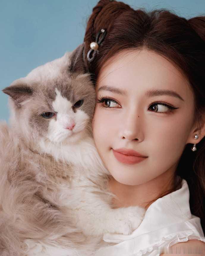 程潇沙一汀内娱cp必吃榜上新了谁能拒绝猫系慵懒搭配犬系活泼的组合！舞台互动自然又