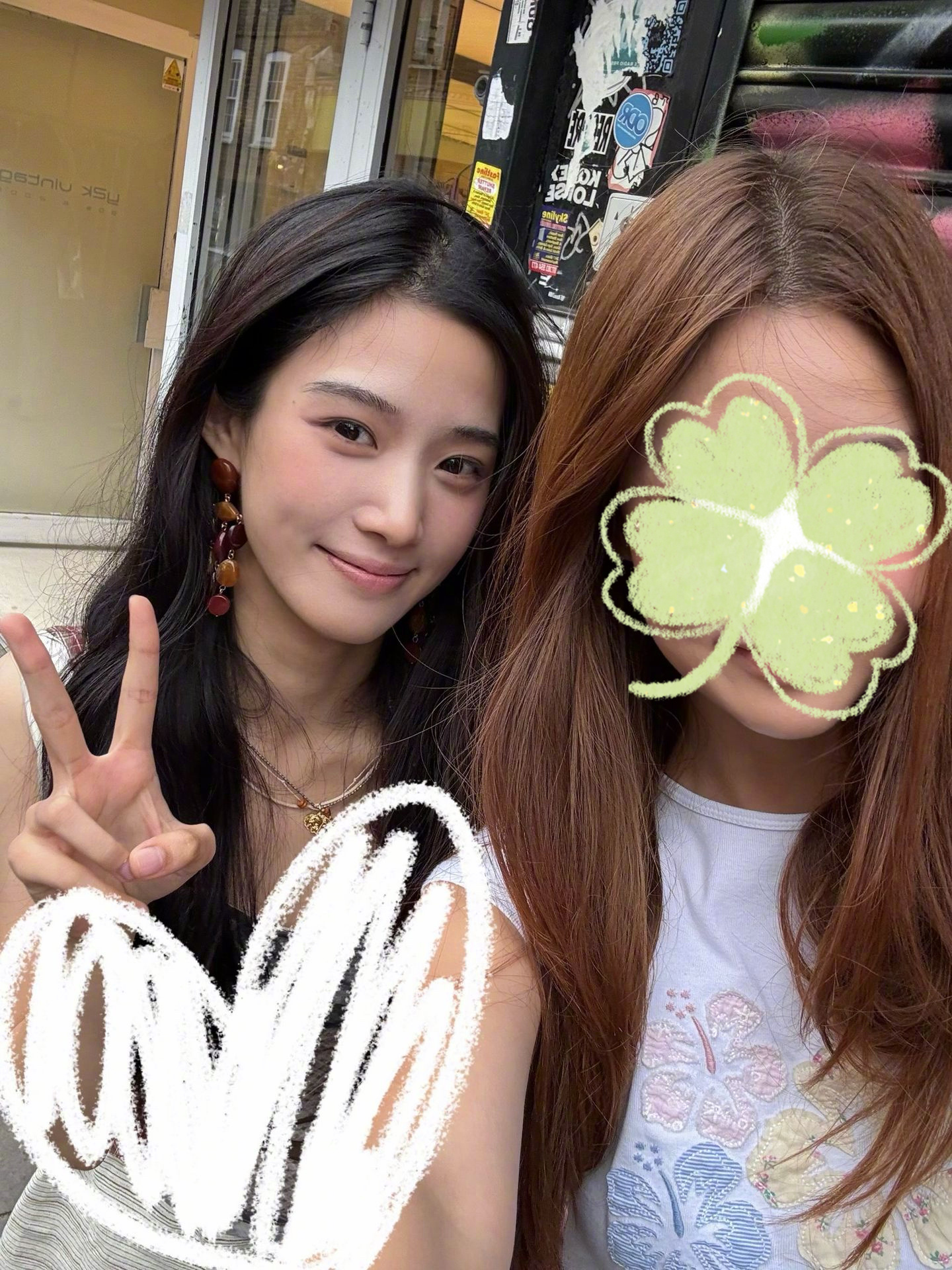 路人偶遇镜头下的卢昱晓 美成神了啊