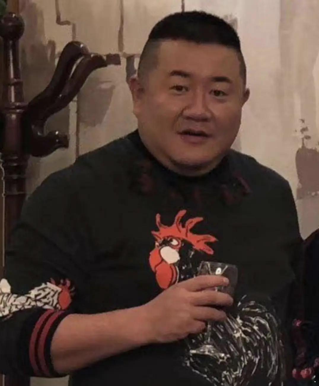 男生报警后再遭施暴案转为刑事案件 犯罪嫌疑人家属要认真学习一下孙小果这个案例，现