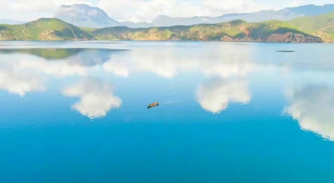 GOING[超话] 泸沽湖，那天、那水、那云 ，一切都在拨弄人的心弦！ ​​​