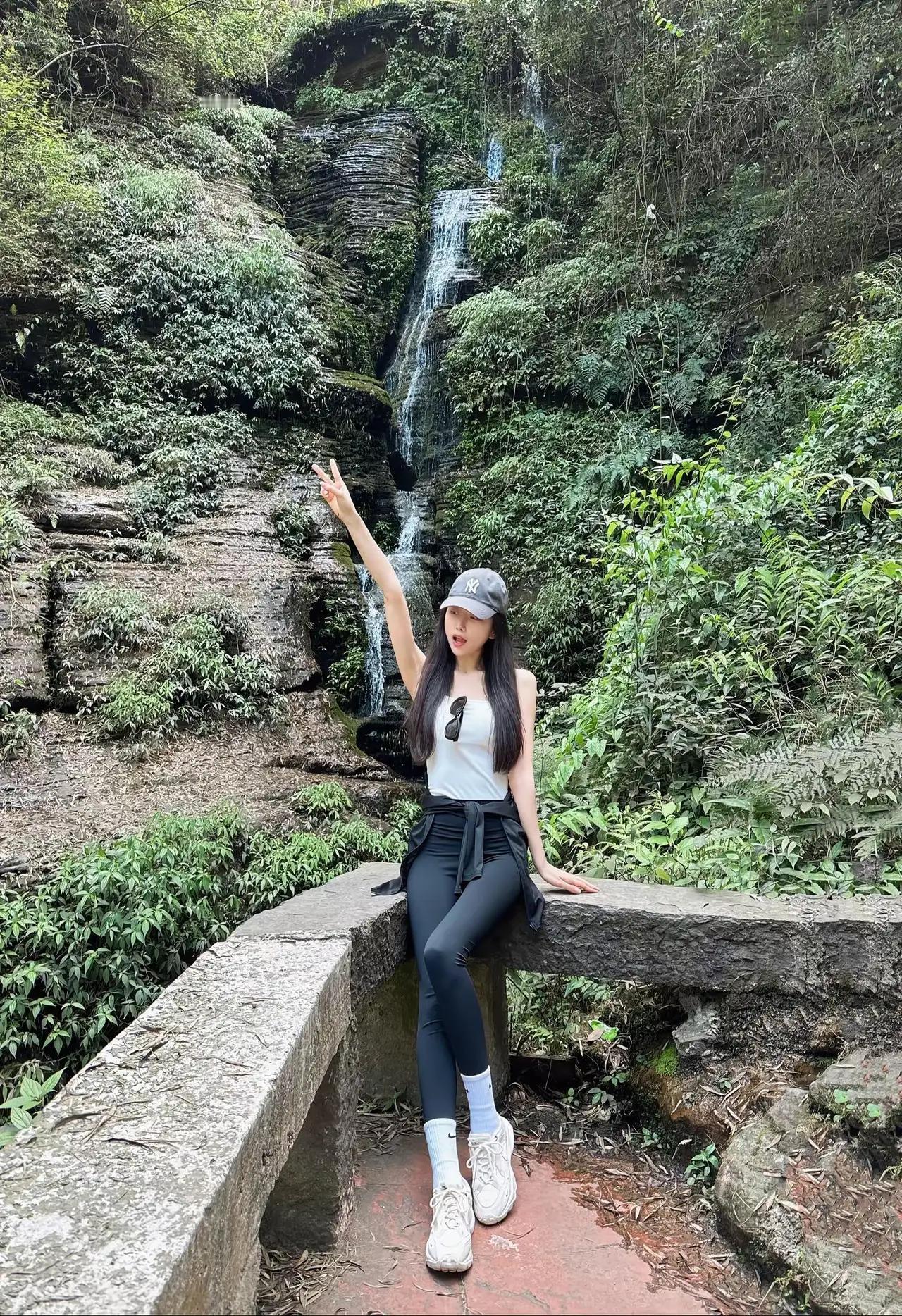 气质穿搭怎么穿才恰到好处? 如何形容一个女人很好看 请用一句话概括一下，什么是幸