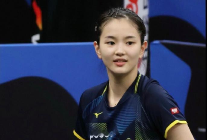 不得不说，金娜英的颜值非常高。她那嫣然一笑，让人陶醉。
如果她的实力变强一点，世