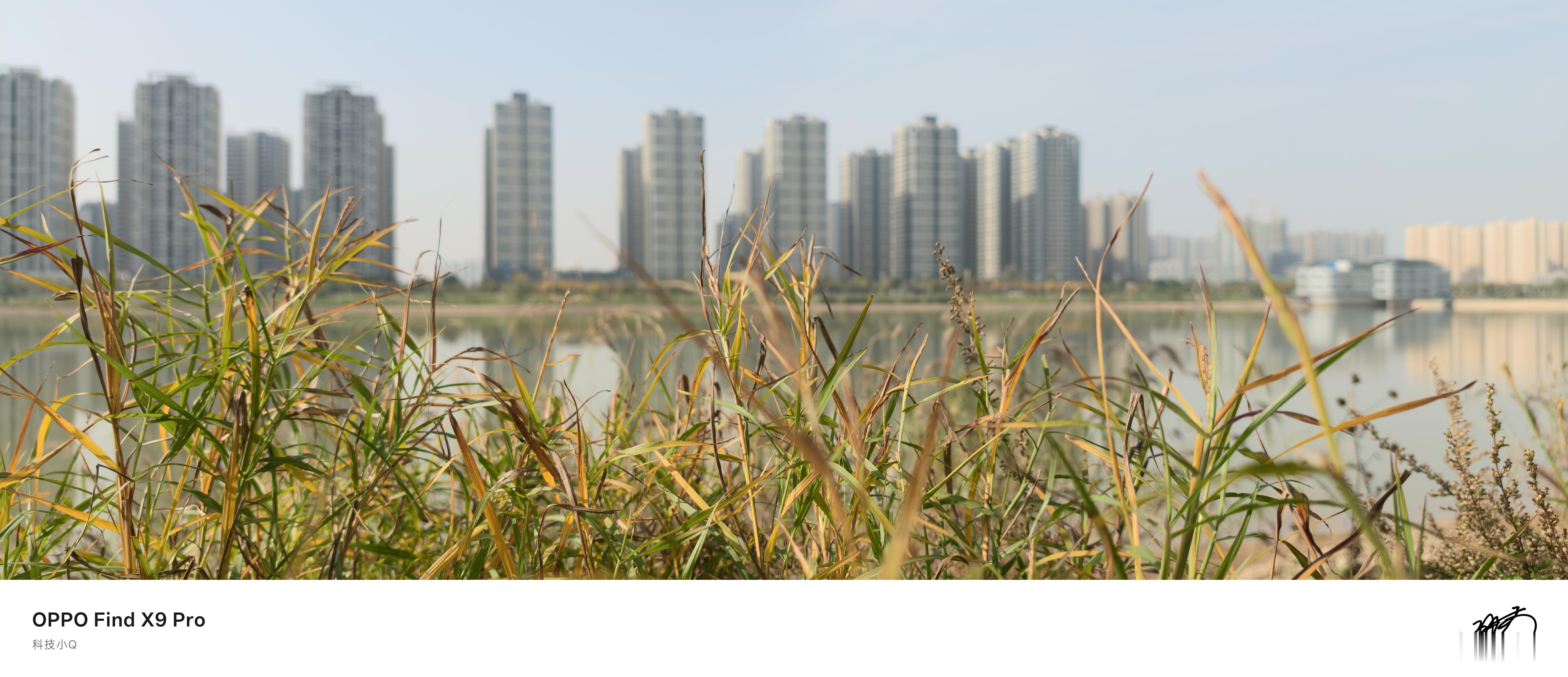 最近有点儿迷上OPPO Find X9的XPAN了暗色调还是很有调调的黑白 复古