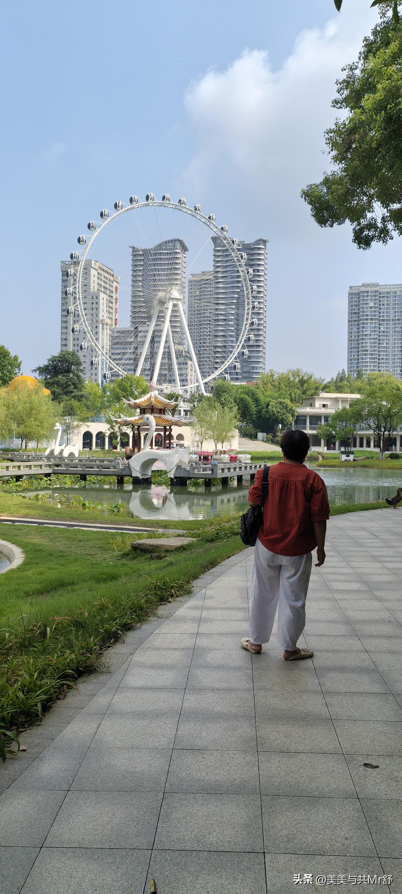 夏日生活打卡季湖北省宜昌市城市风光