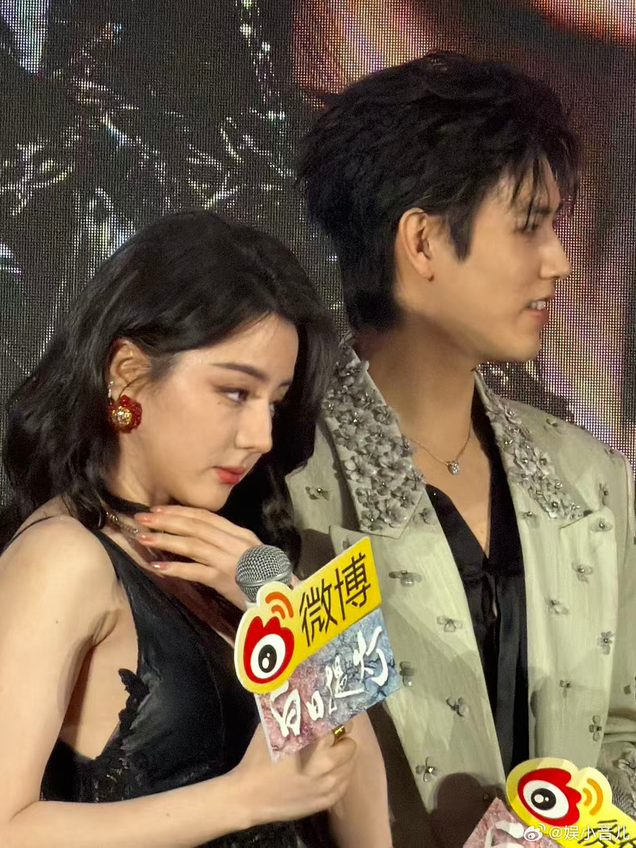白日提灯官微回应没话题 直接被官微的操作拿捏住😆！化身段胥心疼贺思慕，情绪真挚