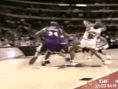 真正NBA历史第二人。
这个毫不夸张。
在NBA篮板届，大虫连续7届篮板王可不是