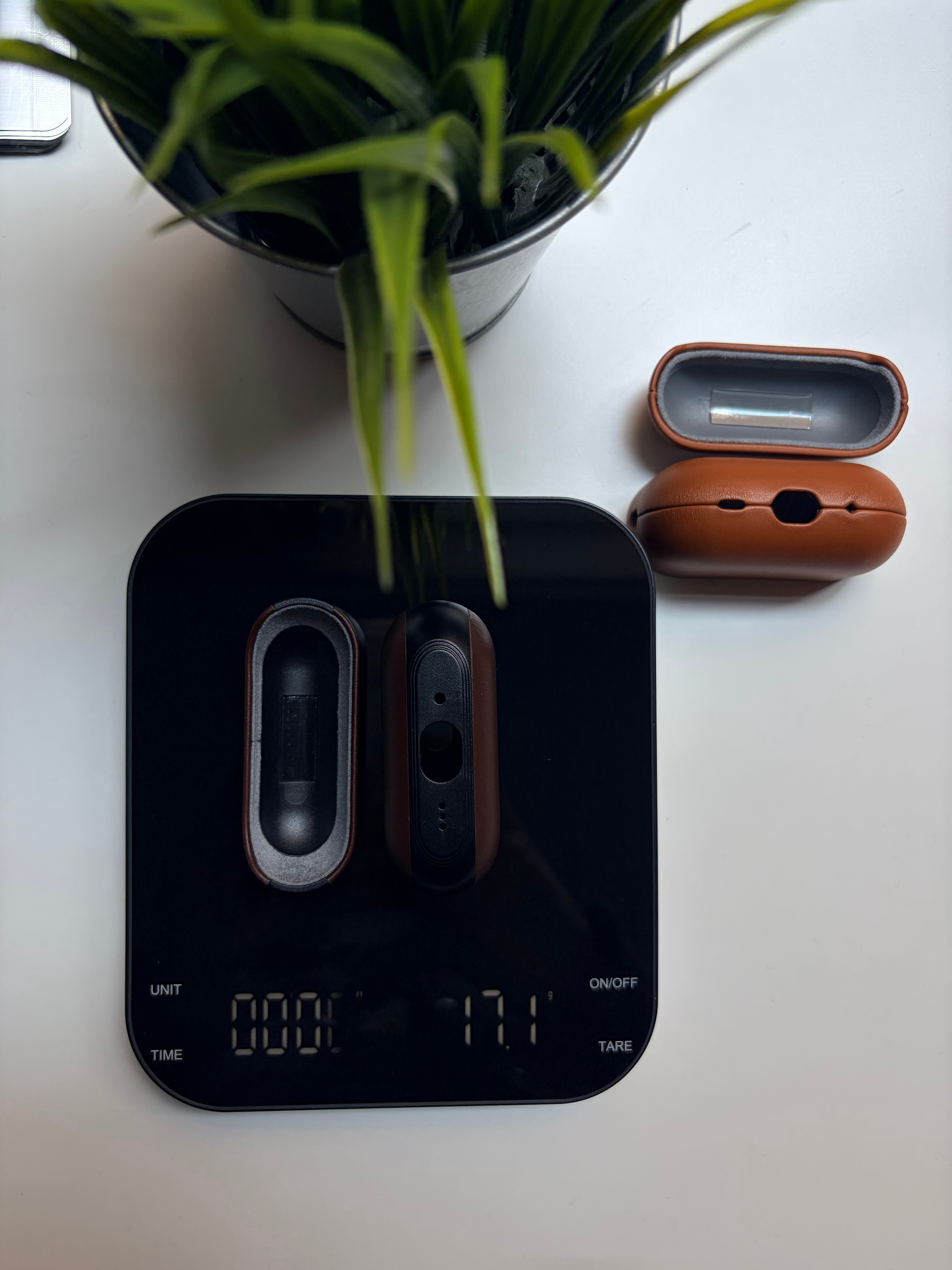 薄一点，平一点，开孔舒服一点，重量轻了不止一点点…… 