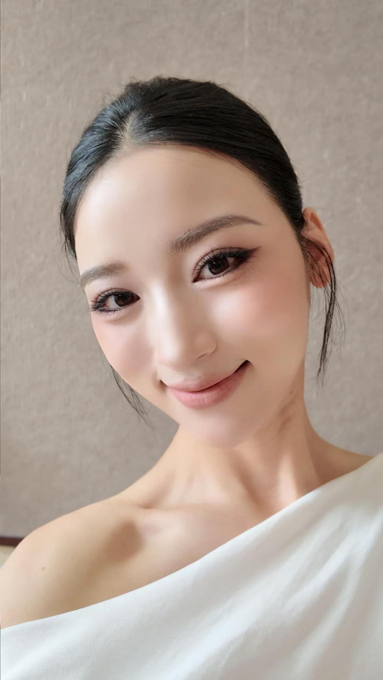脖子上的颈纹 就是生活试图勒死我的证据