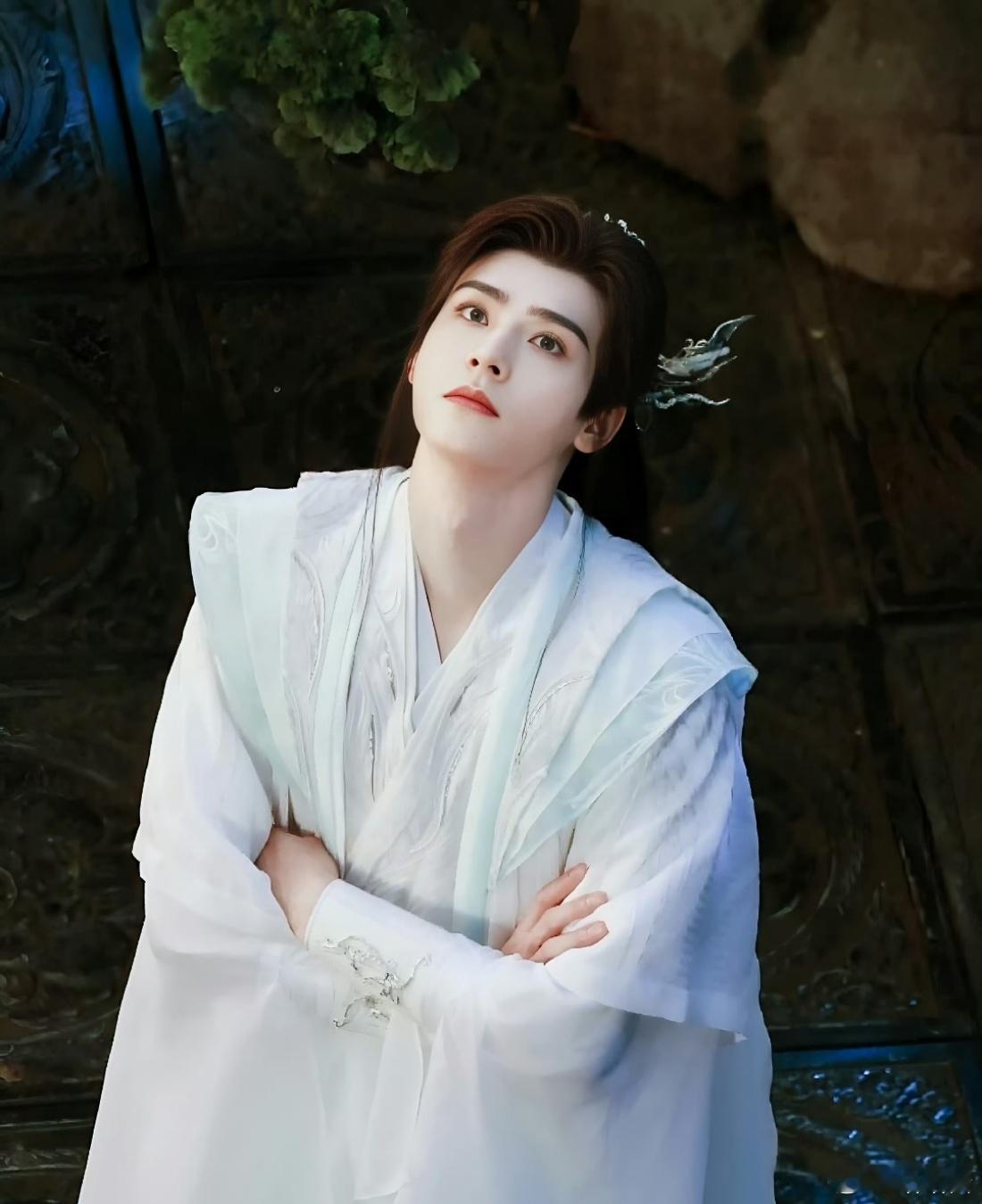 龚俊花儿与少年蹦极 蹦极有啥好看的，正躲在被窝里看《暗河传》呢[馋嘴] ​​​