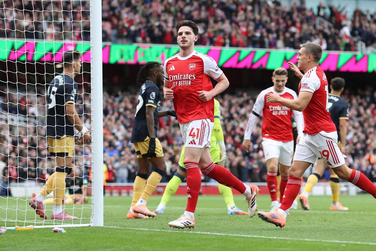 加布里埃尔就是这样，他能力很强，但是脑子确实有点问题，不够稳重，这就是他跟巅峰范