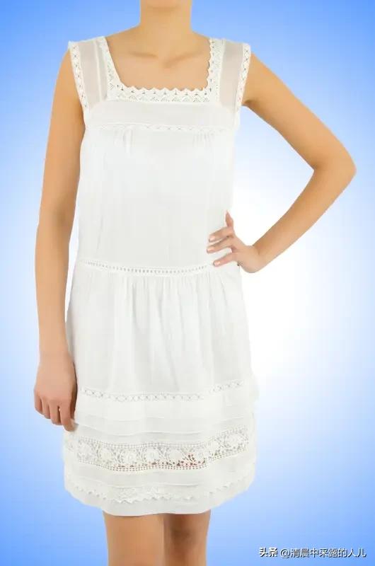 白衣服穿久发黄别扔！一勺盐+小苏打，比漂白剂还干净
 

白色衣服好看，但特别容