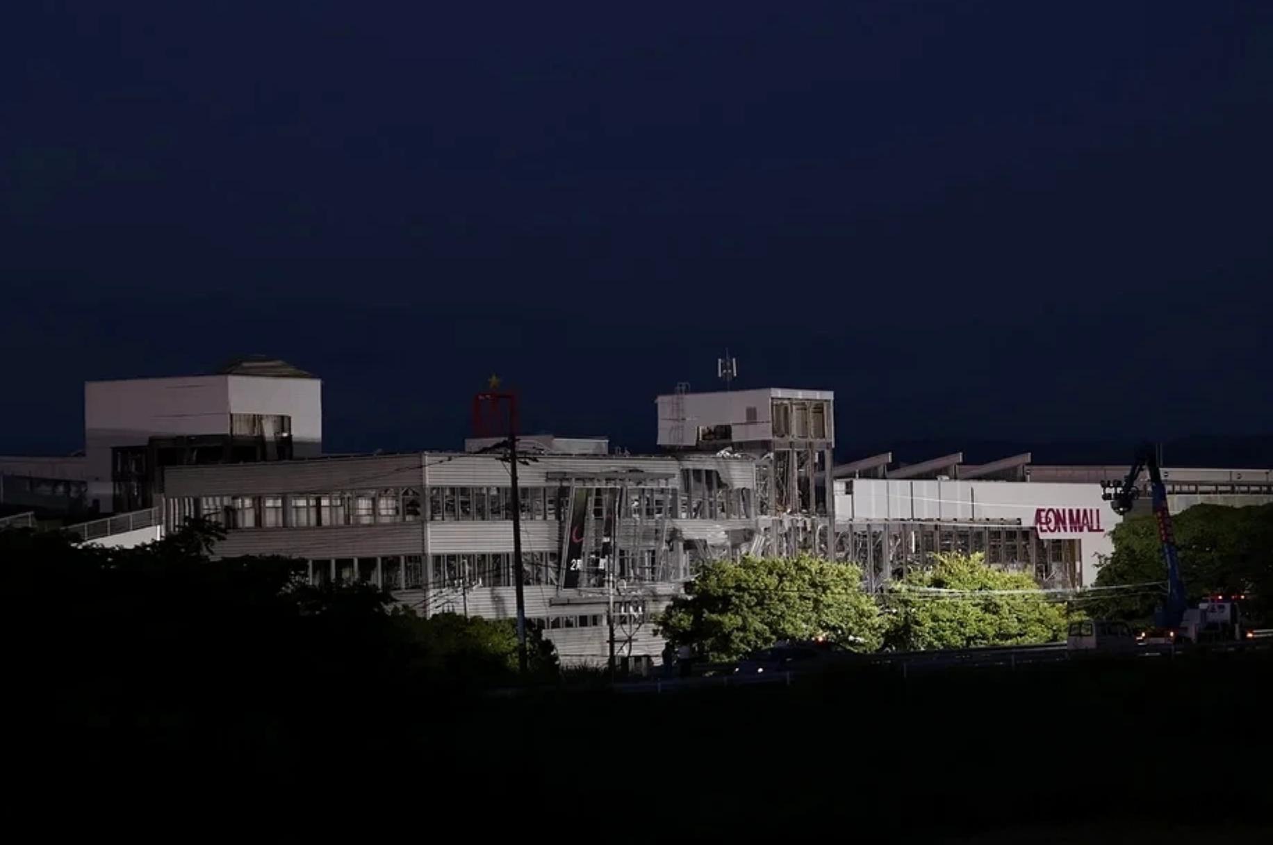熊本强震死亡人数升至35人 “黄金72小时”倒计时 搜救队进入永旺梦乐城 高市拟