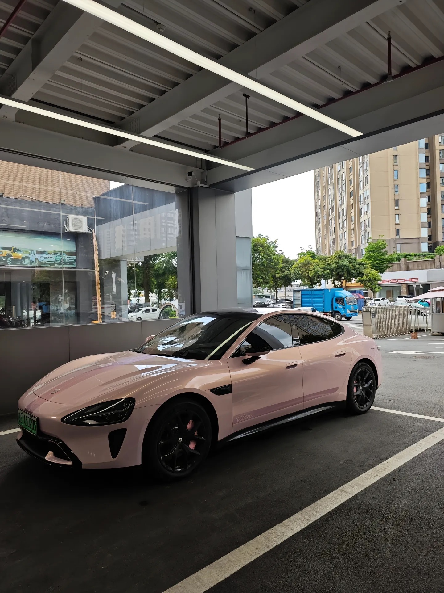 你拿什么抵抗我。小米汽车汽车画报 ​​​