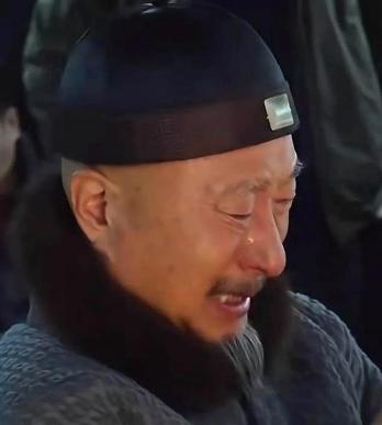 72岁陈佩斯，悲痛发文！
8月11日中午，陈佩斯更新社交账号，悲痛的发文悼念一位