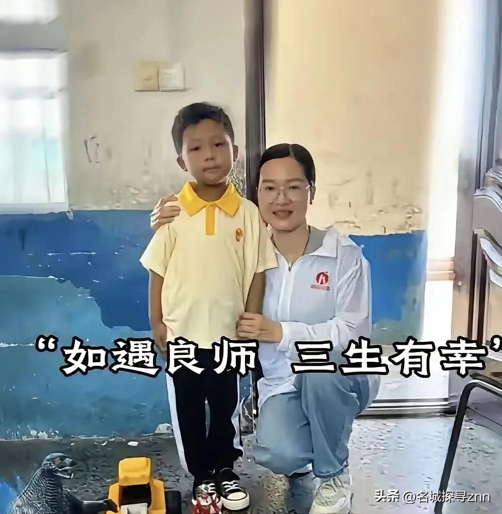 2022年，河南农村小学女老师正在上课，她发现班里有个小男孩，长得瘦瘦小小的，浑