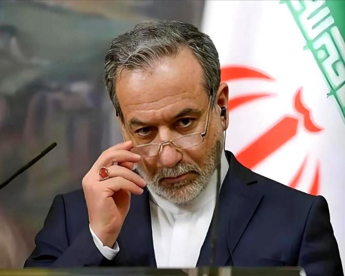 伊朗治好了，全世界人民的“恐美症”！如果美国一直按兵不动，靠着几十年攒下的军事实