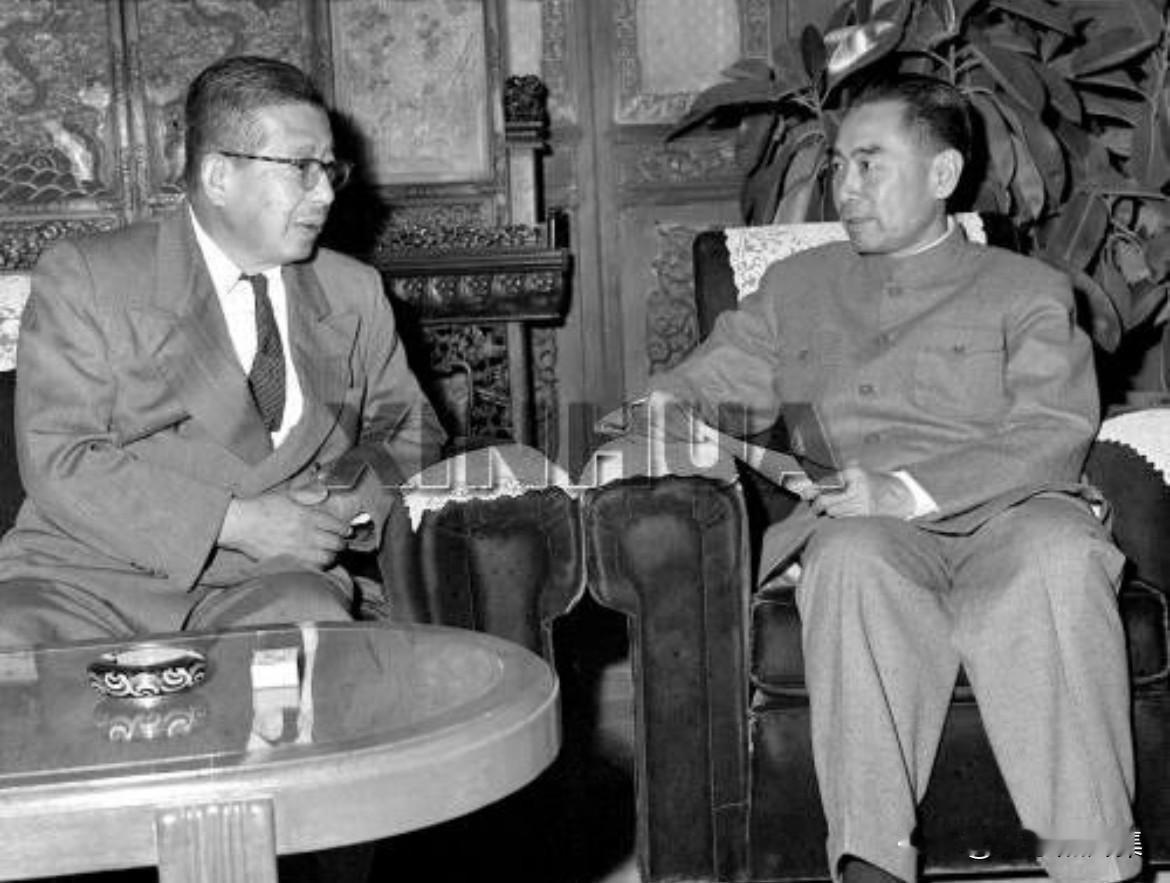 1957年9月19日，周恩来总理接见以片山哲为首的日本社会党访苏亲善使节团，就国