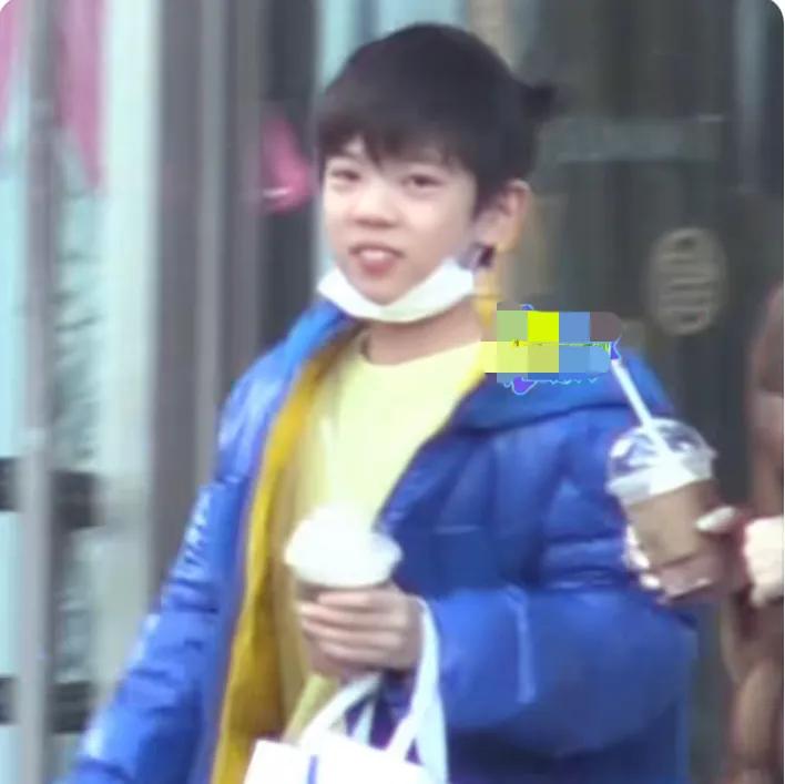 霍思燕儿子，引发热议！

1月17日，霍思燕的10岁儿子嗯哼，突然引起了网友的关