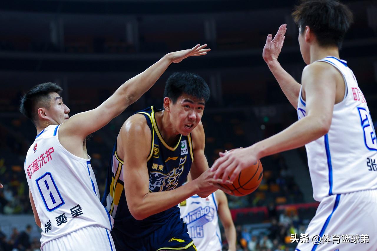 朱芳雨将再度出手，召回杜锋的爱徒？还真有这个可能！就在上场遭遇战，当广州队以88