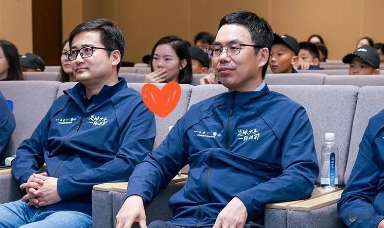 比亚迪和董路的中国足球小将合作，拍板的关键人物是李云飞。

他是比亚迪品牌及公关