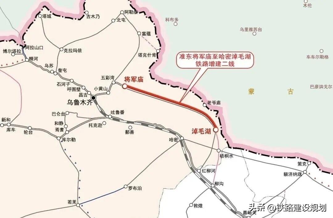 6月24日这天，新疆哈密到昌吉一带的戈壁上，一声熟悉的机械轰鸣又把铁路人的朋友圈