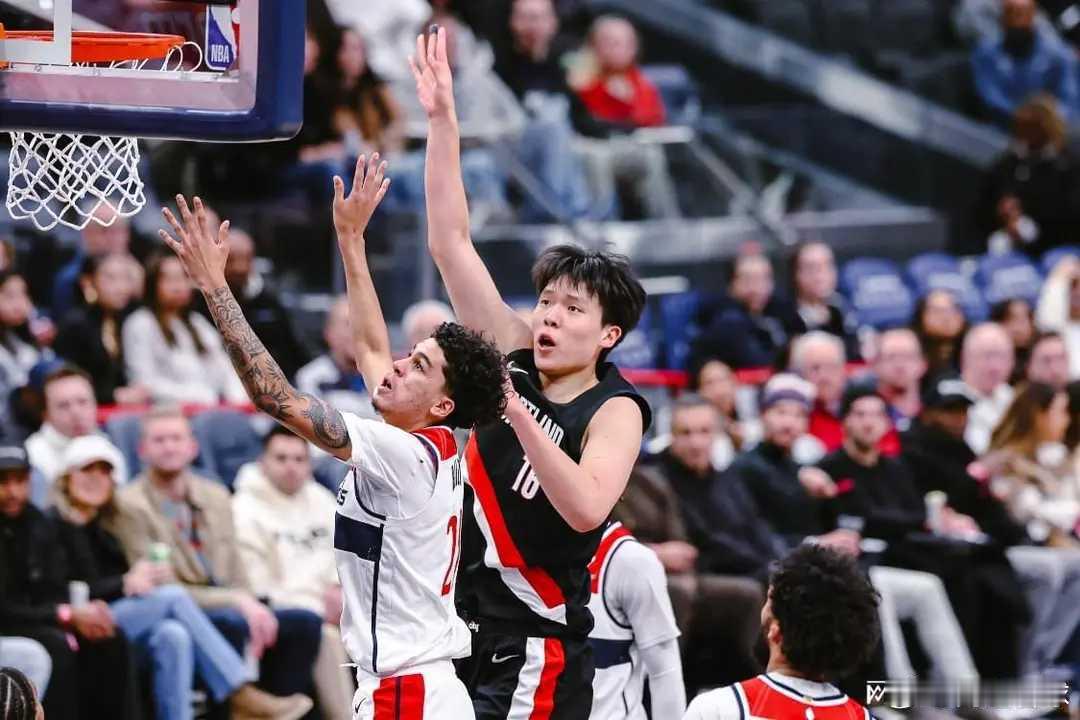 杨瀚森替补6分5板1助攻开拓者不敌奇才，夏普31分失扳平球北京时间1月28日，N