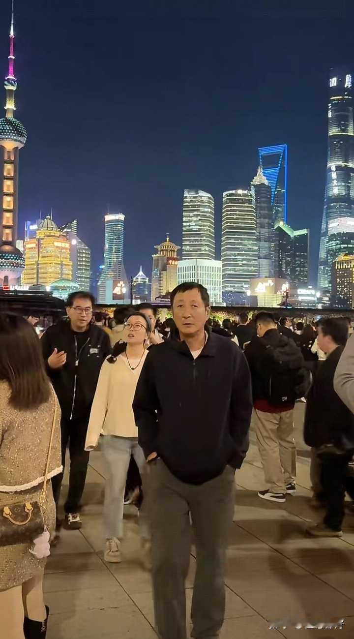 上海满大街都是美女吗？
随机拍自己判断