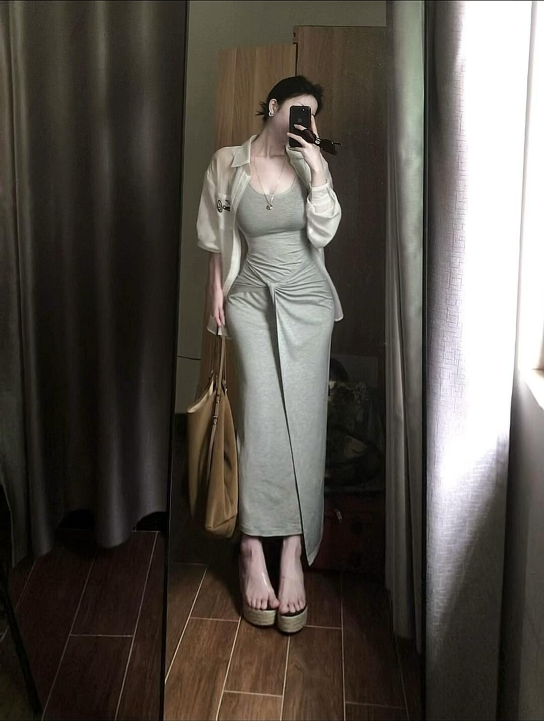 今天的气质美女感是白灰色系给的！
