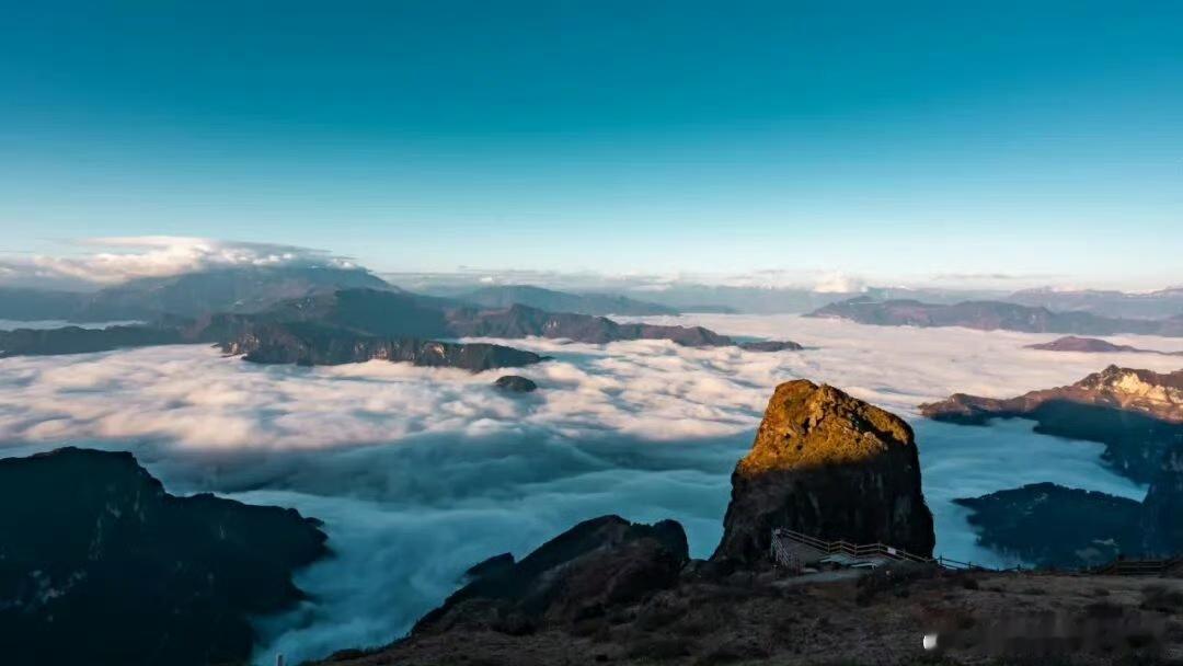云南避暑好去处那还得是昭通云南昭通的夏天藏在山野的树荫里，风一吹就带着凉丝丝的水