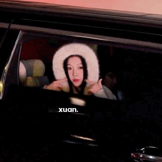 戳戳脸👉🏻👈🏻 