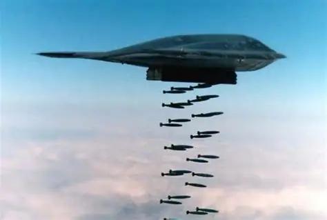 美国B-2轰炸机是中国克星？中国军事评论员直言：“B-2轰炸伊朗全身而退，是因为