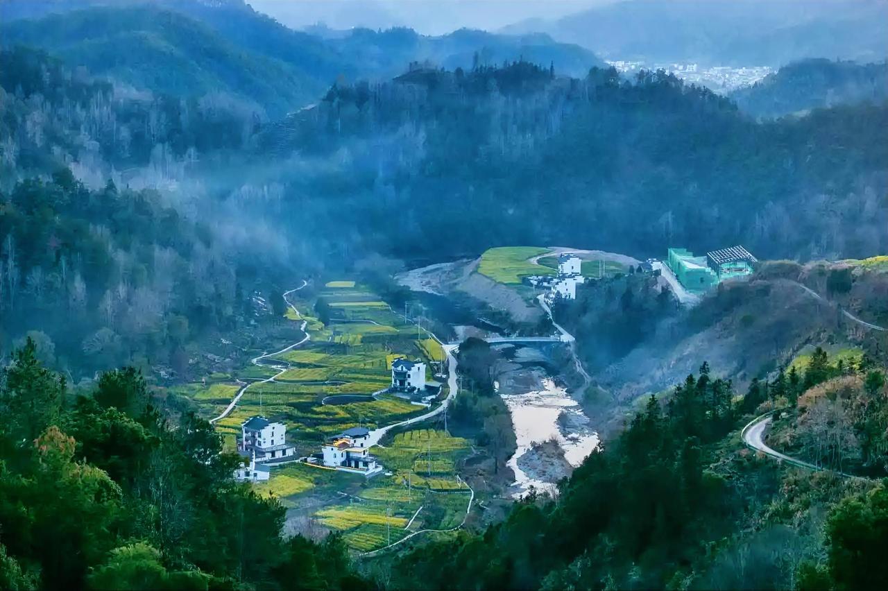 中山南路的学校和北校区的学校，你认为它们是同一所学校吗？录取分数都不同，根本就是