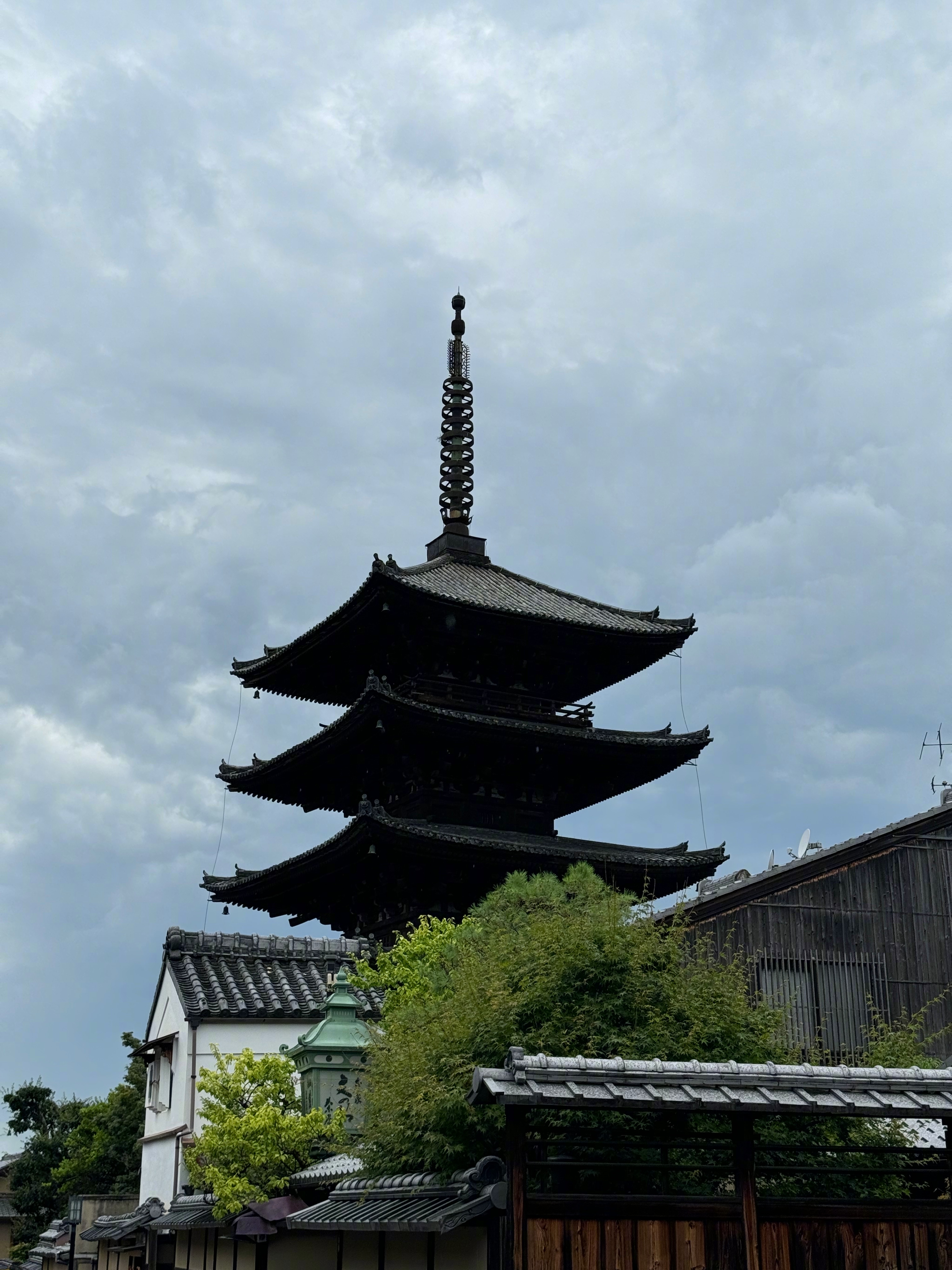 #世界旅游日##花样玩转十一假期#今天在京都的风景真的太迷人了！漫步在古老的街道