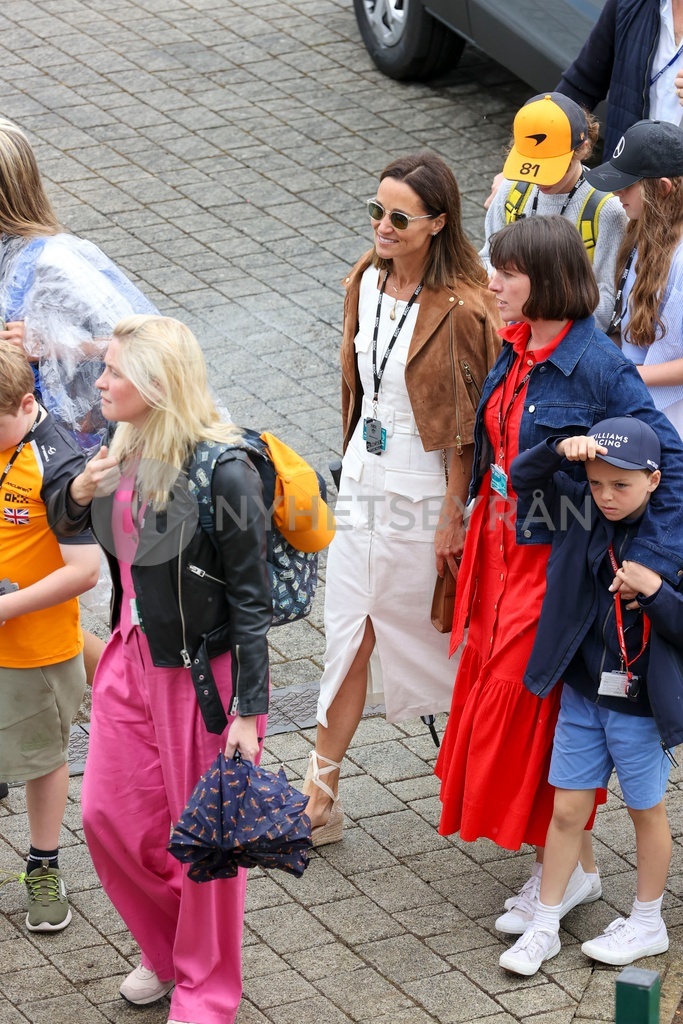 katemiddleton[超话] 7月6日，皮帕和友人出席BritishGP（