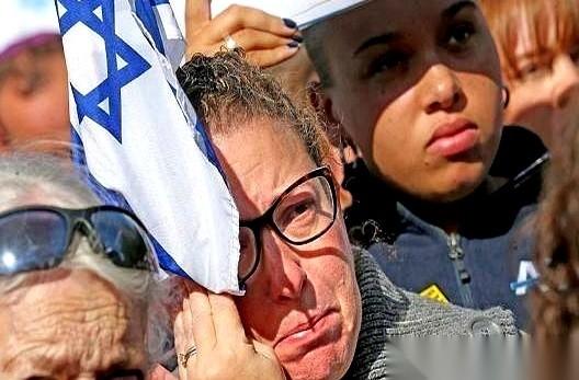 四十天，一百七十五亿美元，烧得一干二净。
仗打完了，以色列人把账本一摊，手都抖了