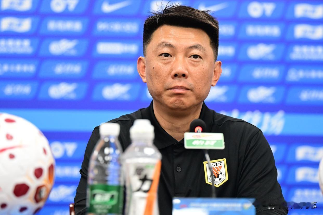 记者：足协杯泰山海港单场淘汰考验双方策略和韧性，状态左右走势

 
 北京时间9
