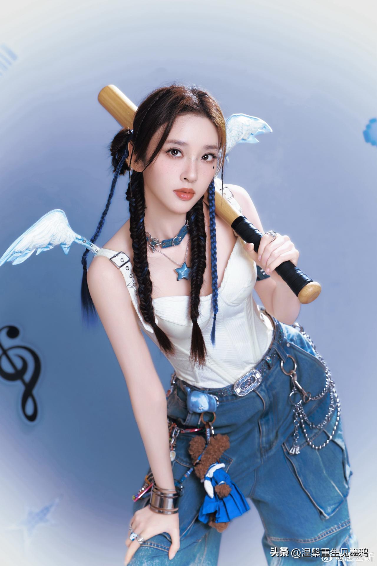 谁说当了妈妈就不能走甜酷风？唐艺昕这组脏辫天使造型，灵动得像少女

在大众固有的
