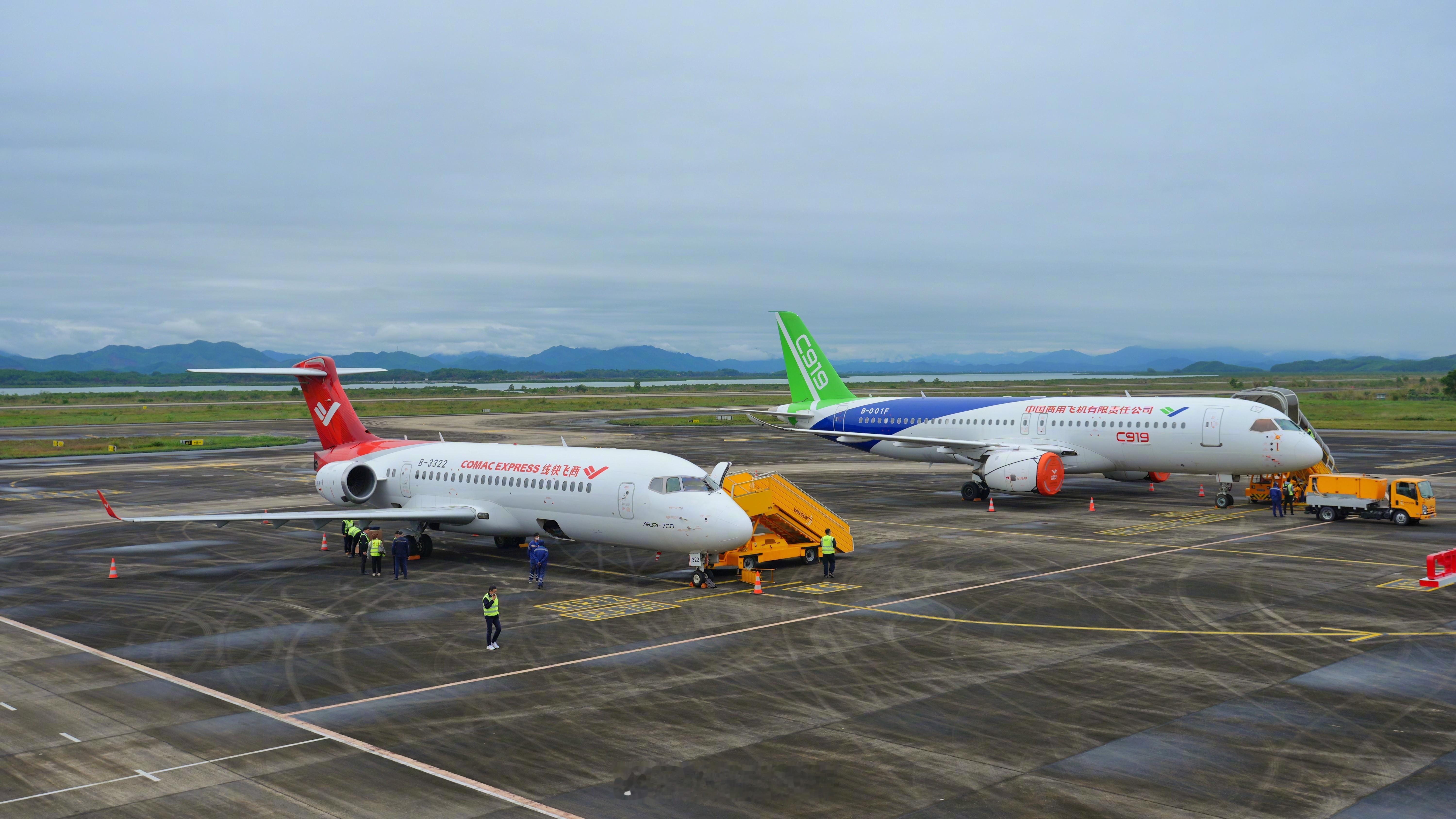 【C919、ARJ21开启东南亚演示飞行】昨天从新加坡航展归建的商飞C919（B