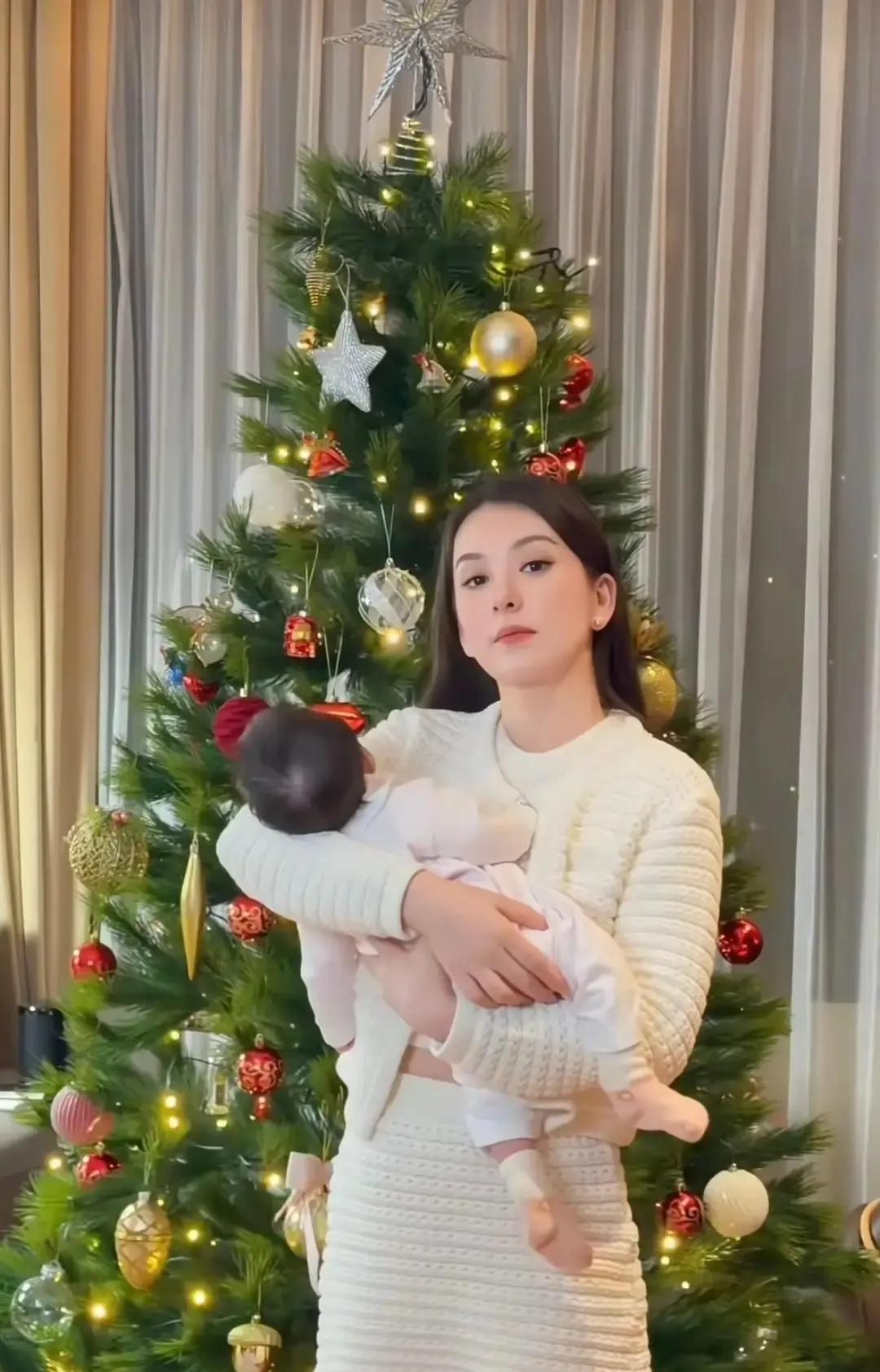 方媛是最幸福的女人了吧？
嫁给郭富城
不是她有多漂亮，而是在对的时间遇到了对的人