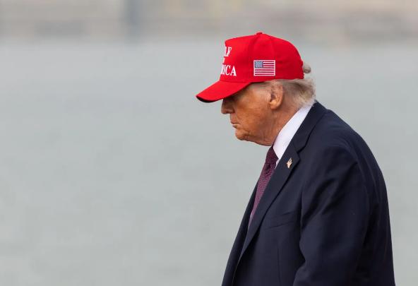 中方发出“警告”，目前战事已延烧至整个波斯湾，伊朗已经全面封锁霍尔木兹海峡，“毁